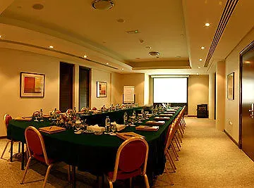 Vision Hotel Apartments Deluxe Abu Dhabi 4*,